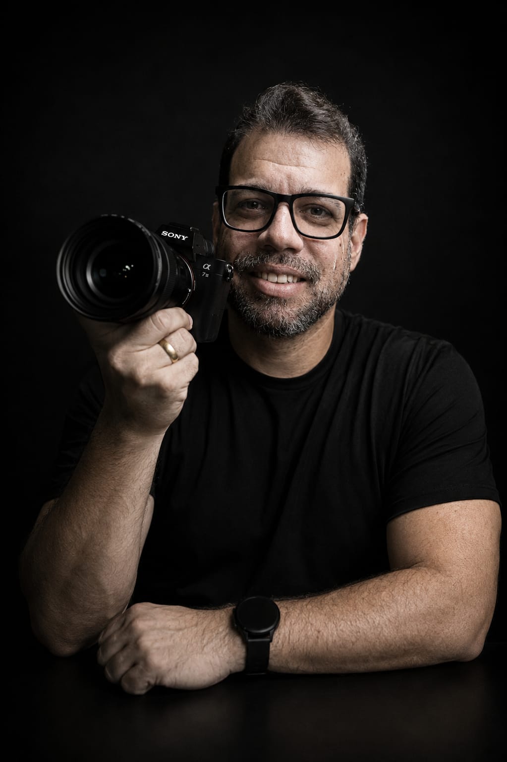 Eliezer Orlovic com câmera Sony
